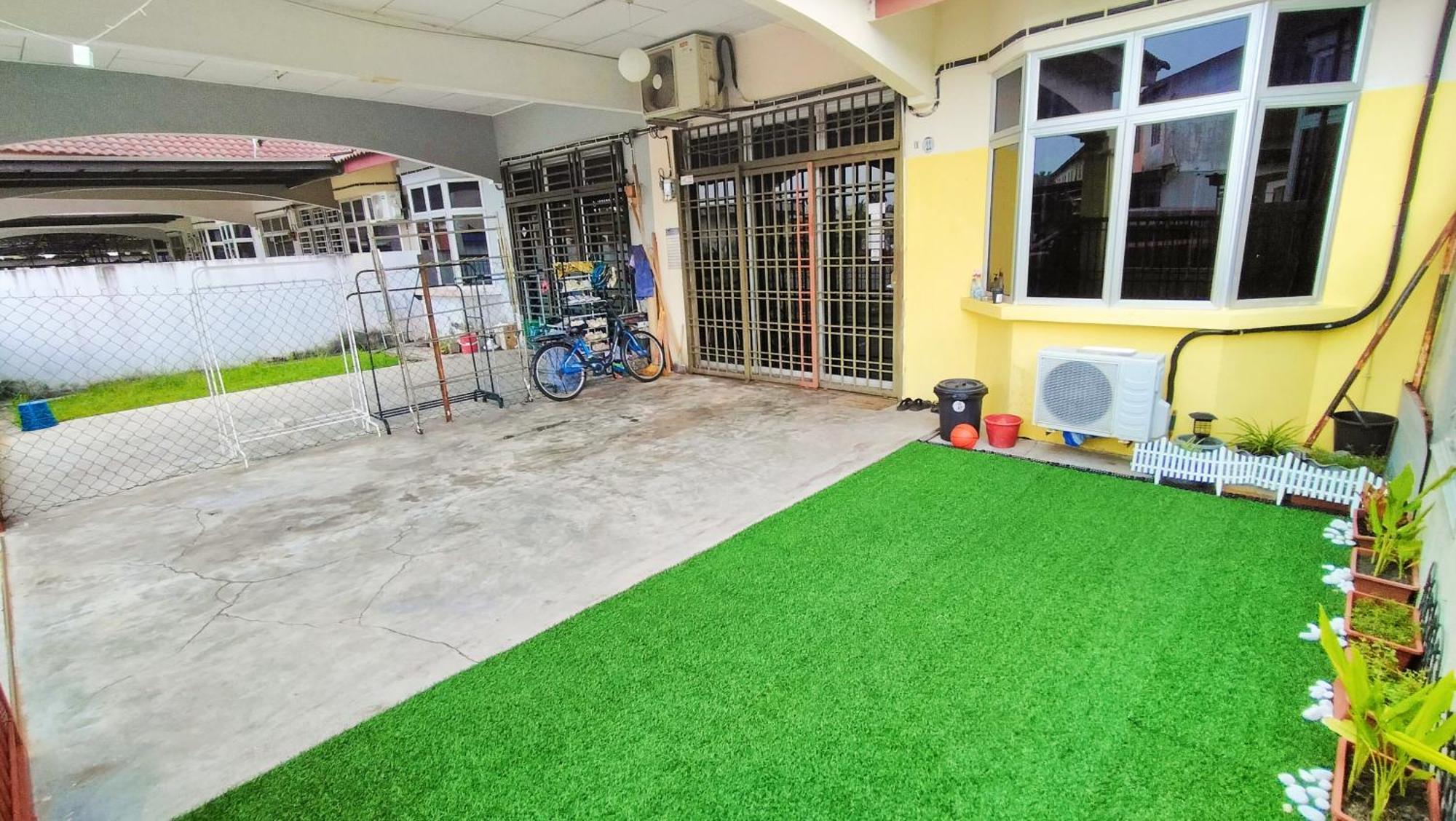 Homestay Melewar Parit Raja Exterior foto